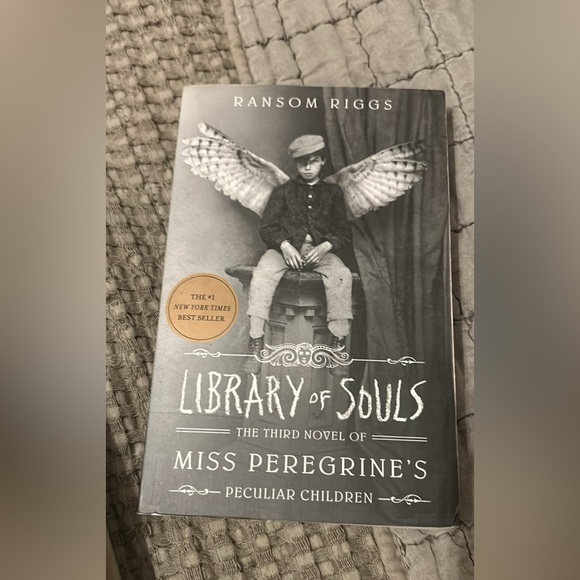 Miss Peregrines Peculiar children Book set - Picture 5 of 6